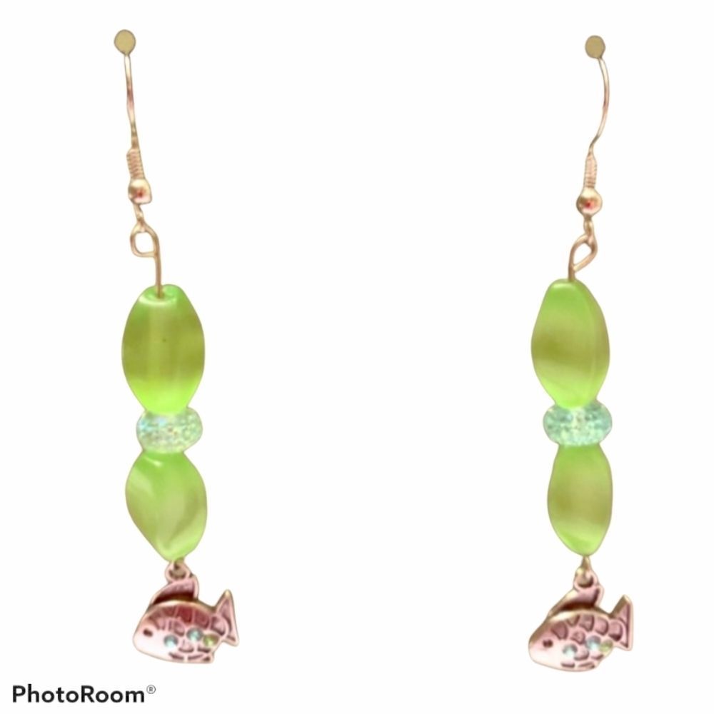 Rin's Unique Boutique - Handmade - Beaded Fish Earrings